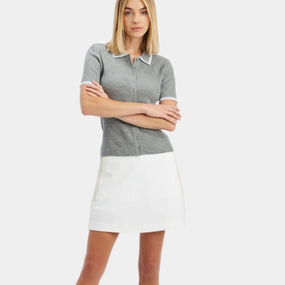 NWT G/Fore Side Panel 4-Way Stretch Twill Golf Skort in Snow.  Size 4